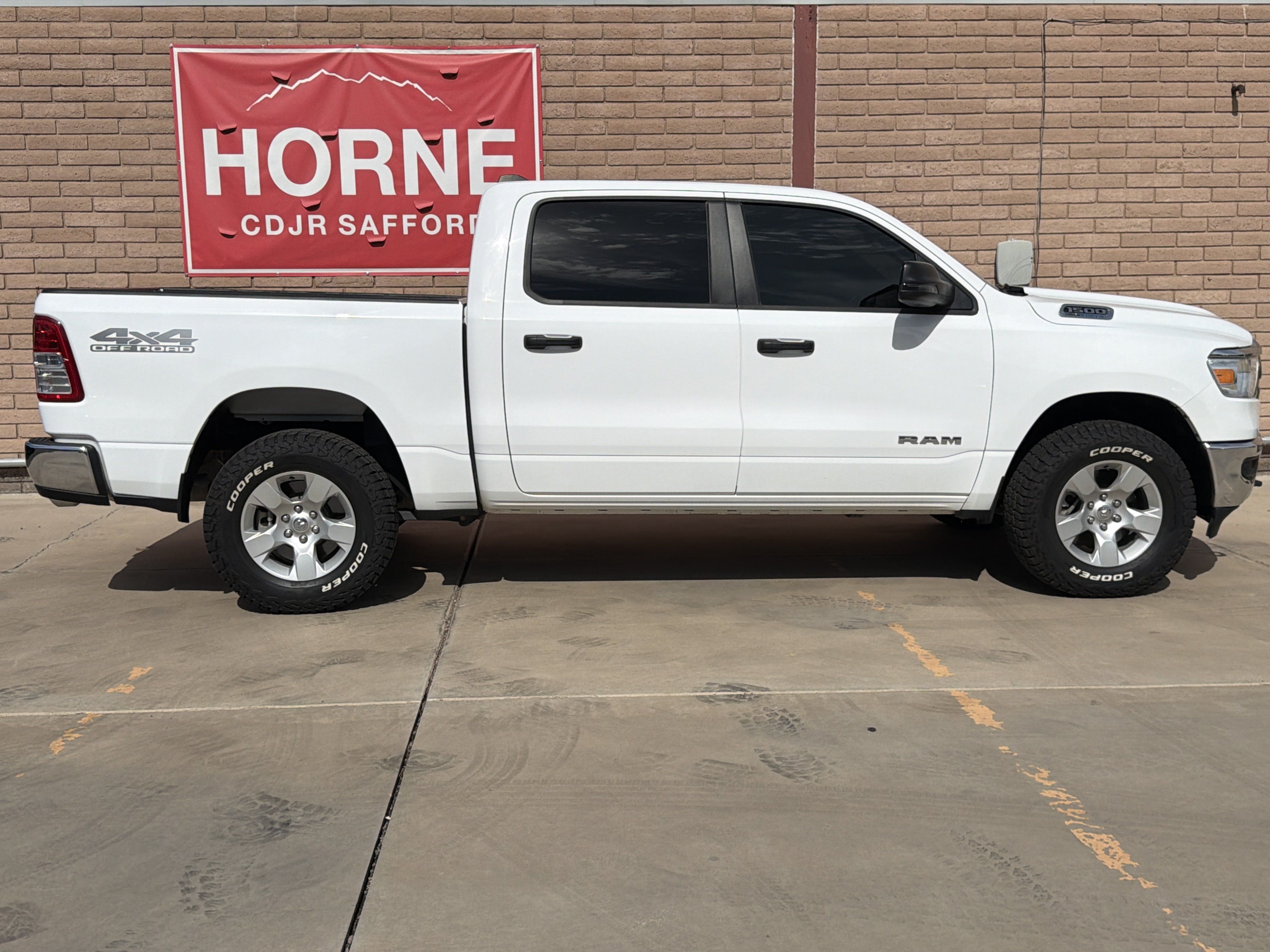 Used 2024 RAM 1500 Big Horn AWD/4WD image 4