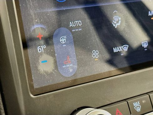 Used 2021 Ford Edge Titanium FWD image 18