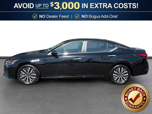 Used 2025 Nissan Altima 2.5 SV FWD image 2