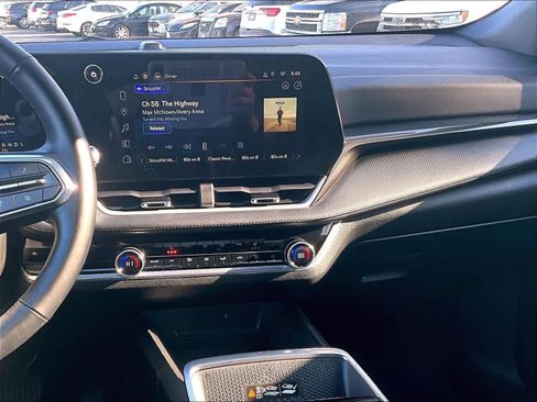 Used 2025 Chevrolet Equinox LT w/ Convenience Package II image 17