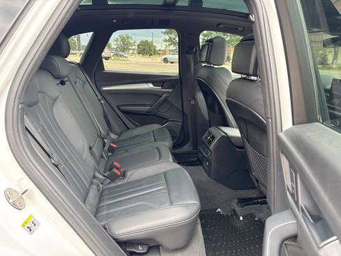 Used 2020 Audi Q5 2.0T Premium w/ Titanium Sport Package AWD/4WD image 17