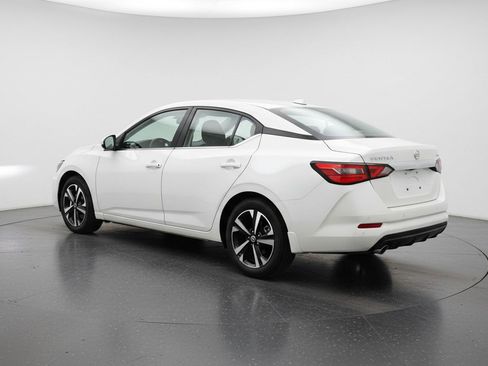 Used 2025 Nissan Sentra SV image 6