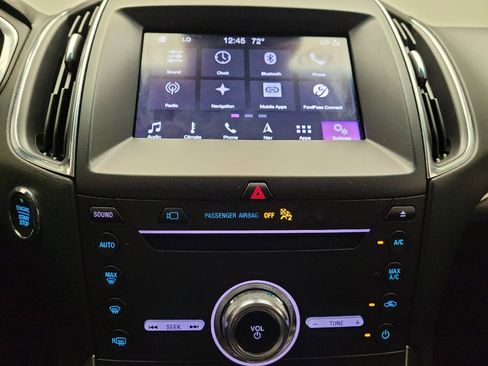 Used 2019 Ford Edge Titanium w/ Equipment Group 301A AWD/4WD image 25