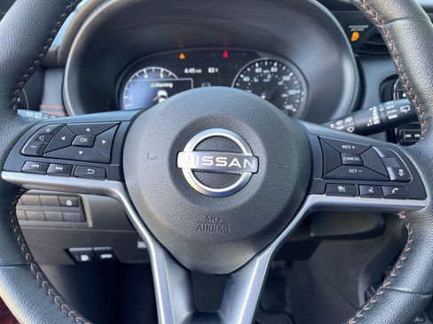 Used 2023 Nissan Kicks SR w/ SR Premium Package FWD image 19