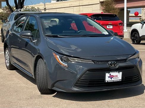 Used 2025 Toyota Corolla LE FWD image 3