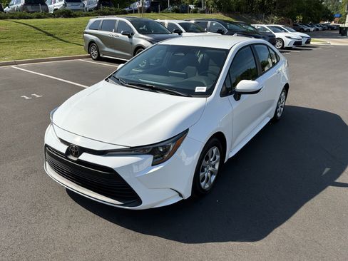 Used 2026 Toyota Corolla LE FWD image 5