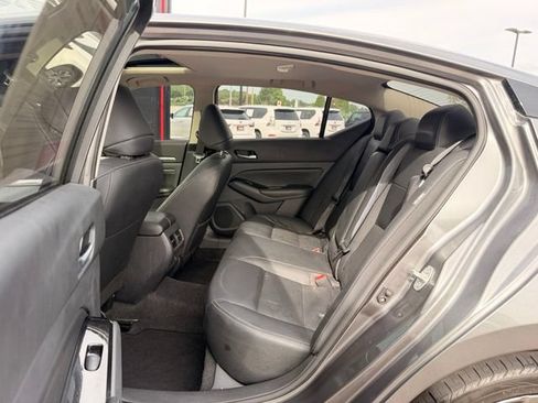 Used 2023 Nissan Altima 2.5 SL FWD image 13