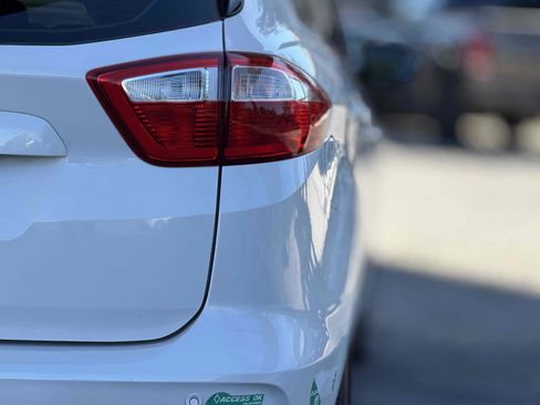 Used 2016 Ford C-MAX Energi SEL w/ Equipment Group 302A FWD image 13