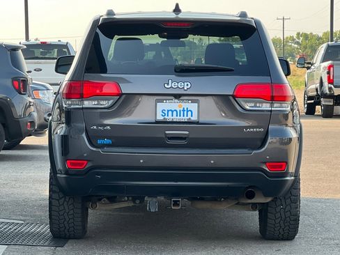 Used 2019 Jeep Grand Cherokee Laredo image 4