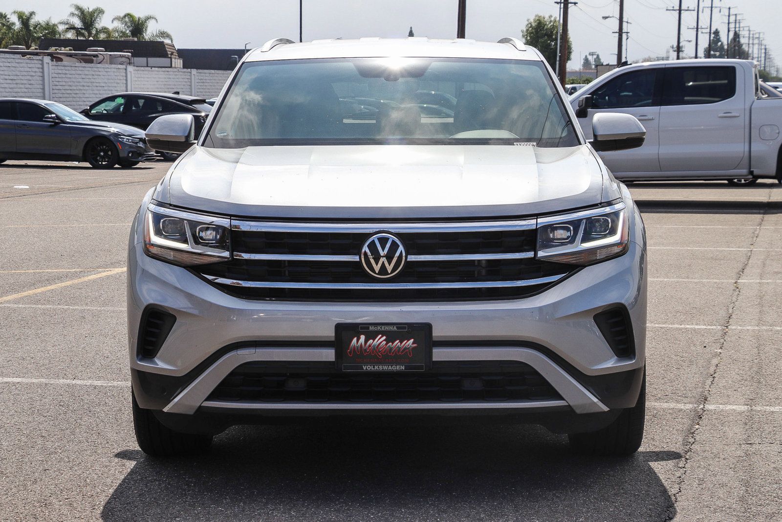 Used 2023 Volkswagen Atlas Cross Sport SE w/ Black Wheel Package FWD image 2