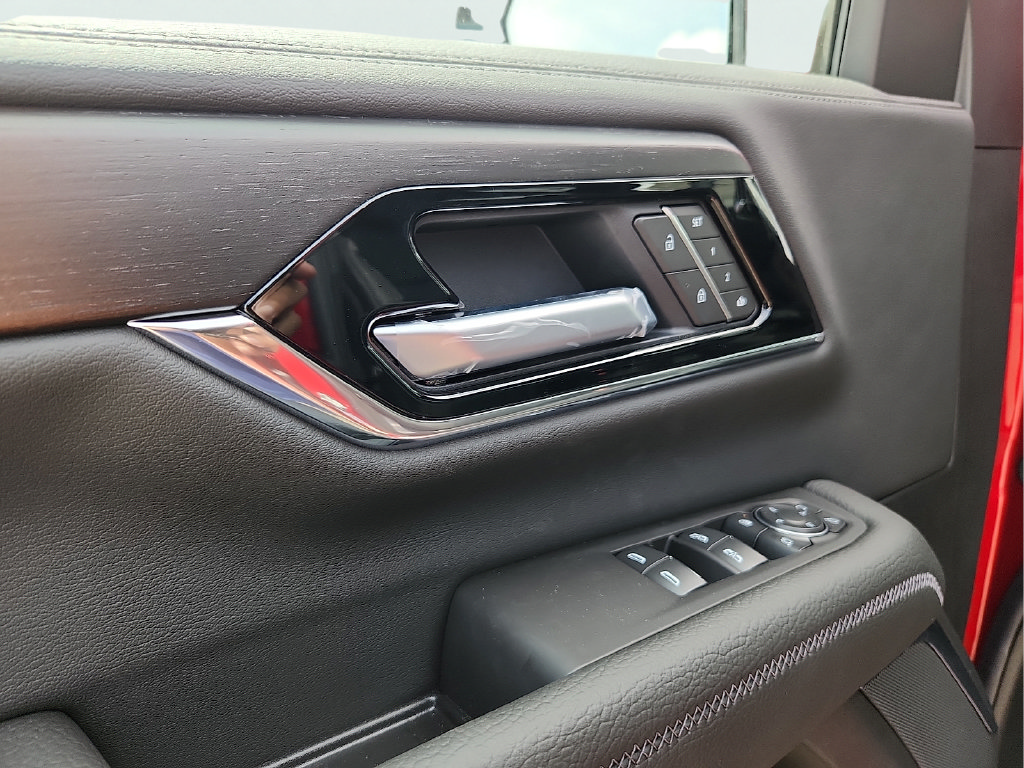 New 2026 GMC Yukon Denali AWD/4WD image 15