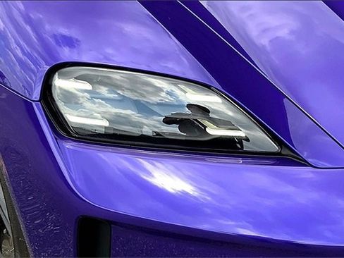 New 2025 Porsche Taycan GTS image 18