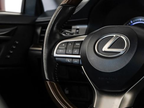 Used 2018 Lexus ES 300h w/ Luxury Package image 16