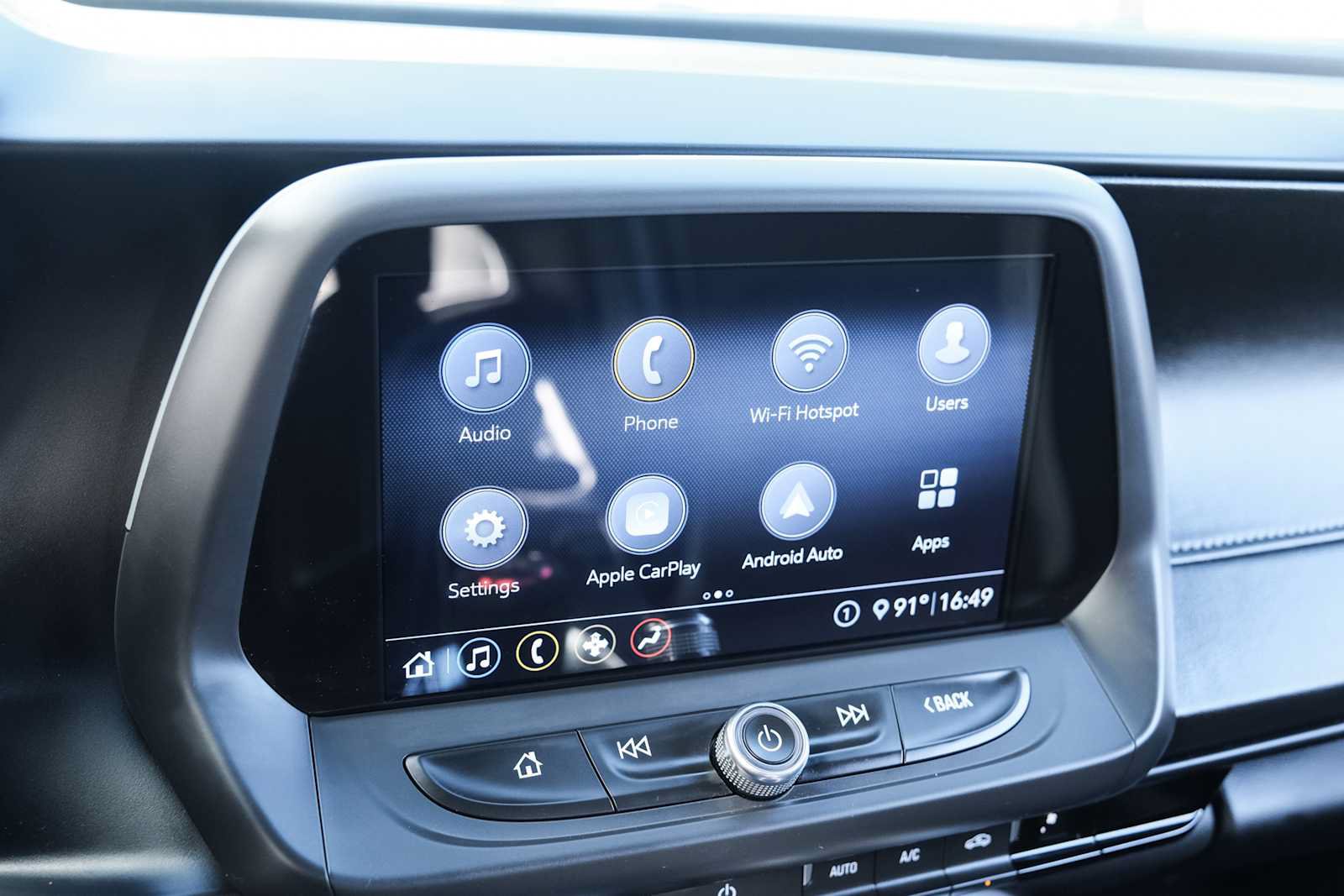Used 2020 Chevrolet Camaro RWD image 41