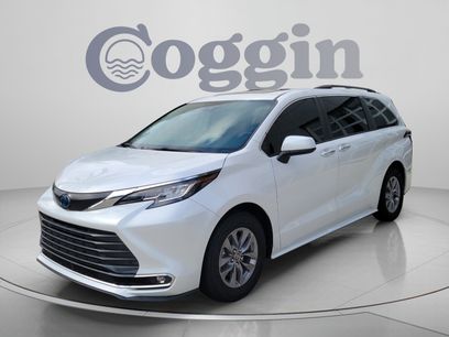 Used 2023 Toyota Sienna XLE