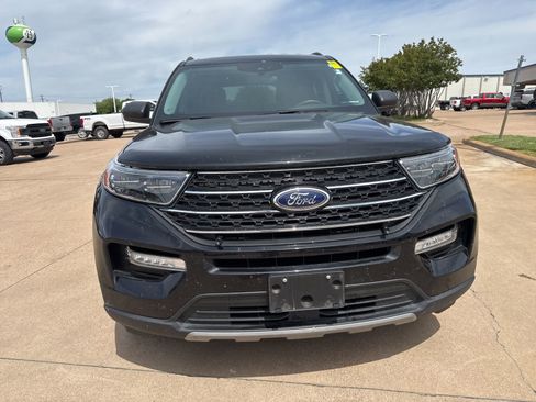 Used 2023 Ford Explorer XLT w/ Equipment Group 202A image 2