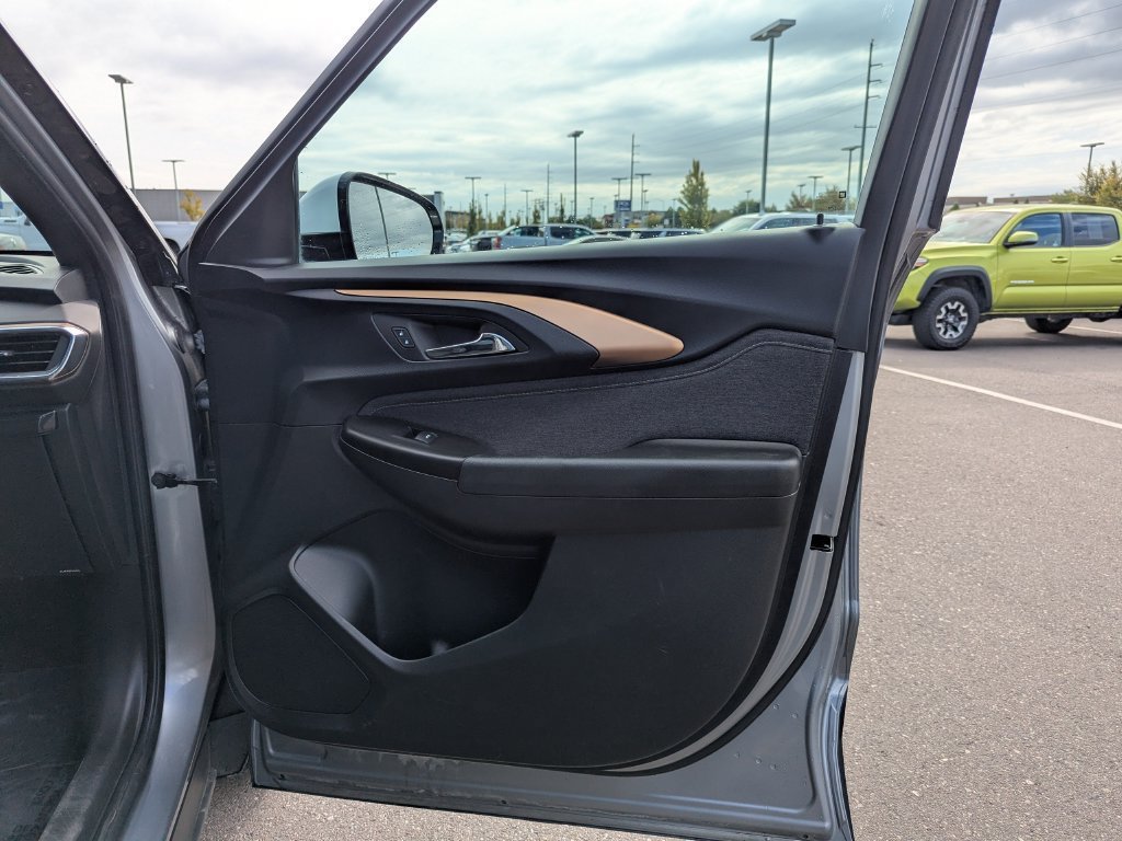 Used 2023 Chevrolet TrailBlazer ACTIV w/ Sun and Liftgate Package FWD image 39
