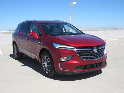 Used 2023 Buick Enclave Essence w/ Sound and Sites Package image 2