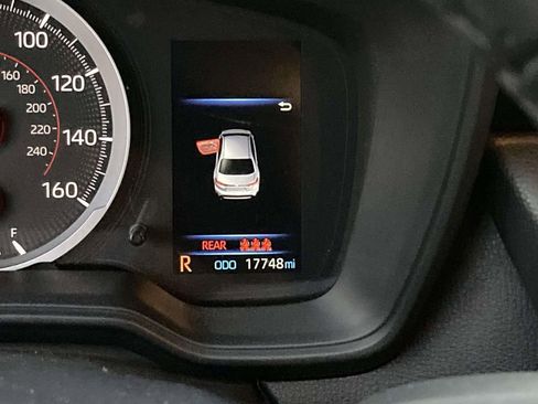 Used 2022 Toyota Corolla SE image 30