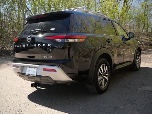 Used 2023 Nissan Pathfinder SL AWD/4WD image 7
