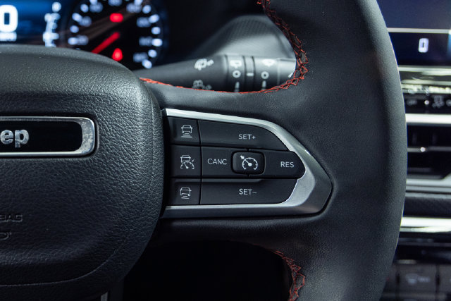 Used 2024 Jeep Compass Trailhawk AWD/4WD image 15