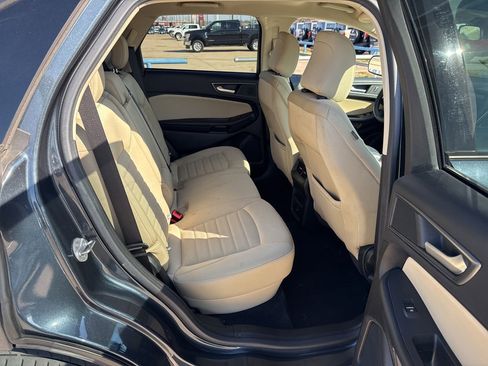 Used 2022 Ford Edge SE w/ Black Appearance Package image 11