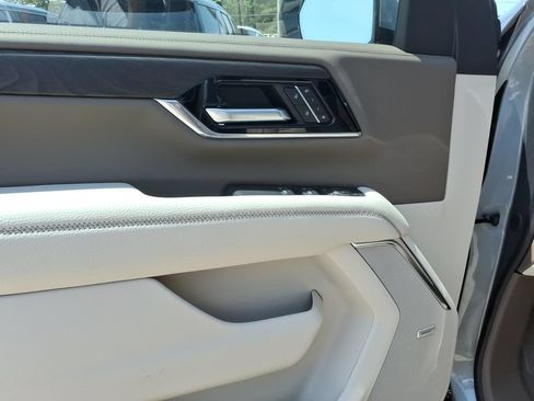 New 2026 GMC Yukon Denali w/ Advanced Technology Package AWD/4WD image 13