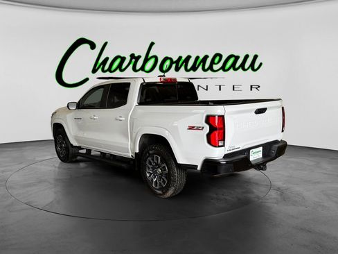 Used 2025 Chevrolet Colorado Z71 w/ Technology Package image 3