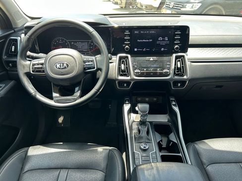 Used 2021 Kia Sorento S w/ Panoramic Sunroof Package FWD image 17
