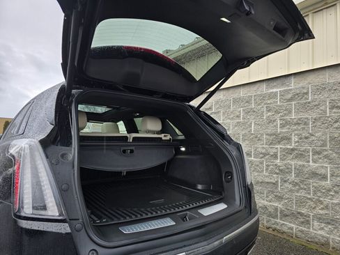 Used 2021 Cadillac XT5 Sportv w/ LPO, Floor Liner Package image 7
