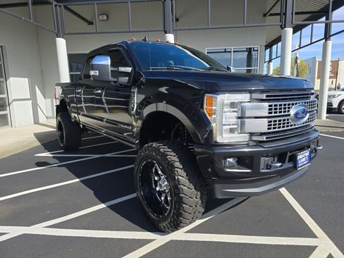 Used 2019 Ford F350 Platinum w/ Platinum Ultimate Package AWD/4WD image 3