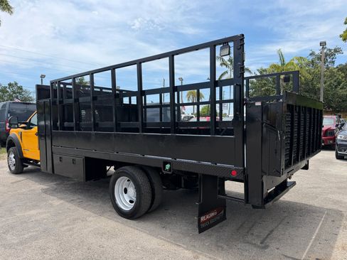 Used 2017 Ford F550 2WD Regular Cab Super Duty image 4