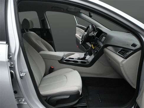 Used 2017 Hyundai Sonata Sport image 17