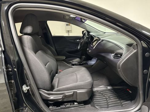 Used 2018 Chevrolet Malibu LT FWD image 21