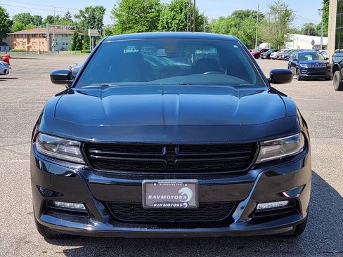 Used 2019 Dodge Charger SXT AWD/4WD image 6