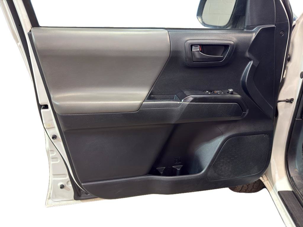 Used 2016 Toyota Tacoma SR RWD image 16