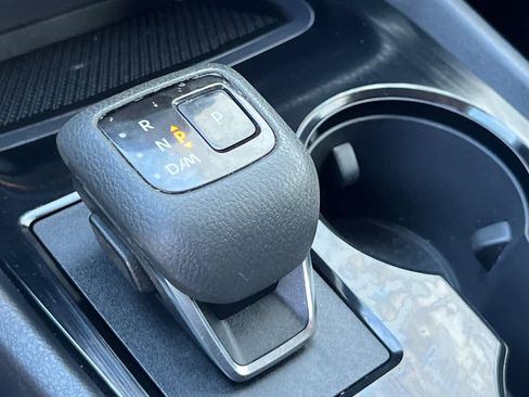 Used 2022 Nissan Rogue SV image 27