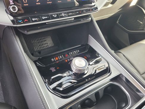 New 2026 Jeep Grand Wagoneer L Limited AWD/4WD image 22
