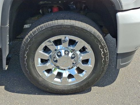Used 2019 GMC Sierra 2500 Denali w/ Suspension Package, Off-Road AWD/4WD image 8