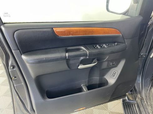 Used 2010 INFINITI QX56 4WD image 11
