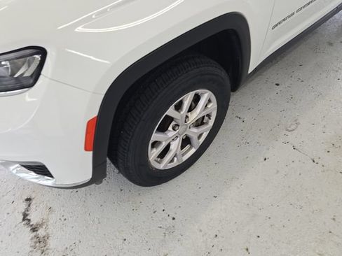 Used 2022 Jeep Grand Cherokee L Limited AWD/4WD image 9