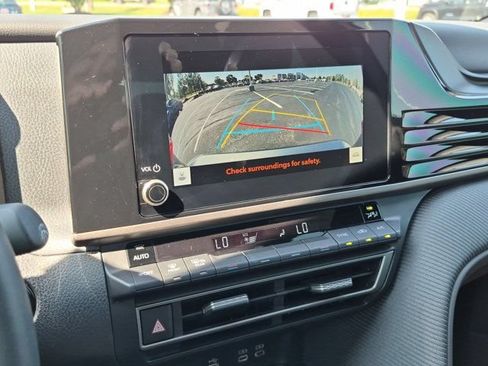 Used 2025 Toyota Camry SE w/ Convenience Package FWD image 14