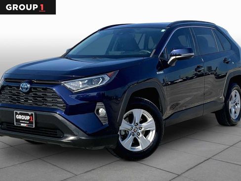 Certified 2021 Toyota RAV4 XLE w/ Convenience Package AWD/4WD image 1