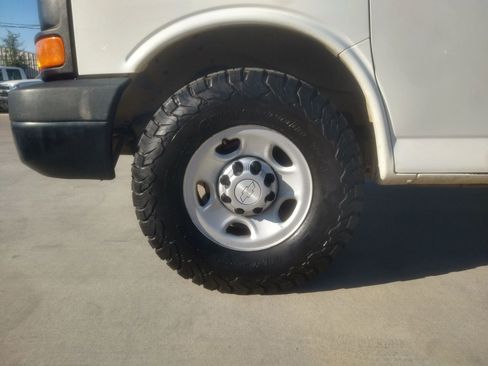 Used 2015 Chevrolet Express 2500 LS image 28