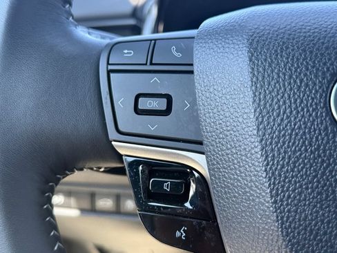 Used 2025 Toyota Camry SE FWD image 20