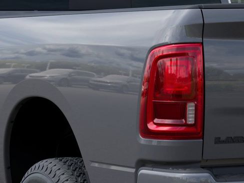 New 2026 RAM 2500 Laramie AWD/4WD image 10