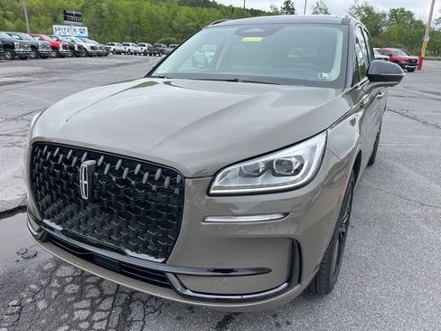 New 2025 Lincoln Corsair Reserve w/ Equipment Group 202A AWD/4WD image 4