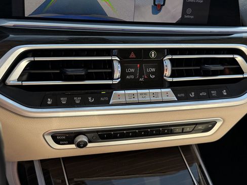 Used 2021 BMW X7 xDrive40i w/ Premium Package AWD/4WD image 15