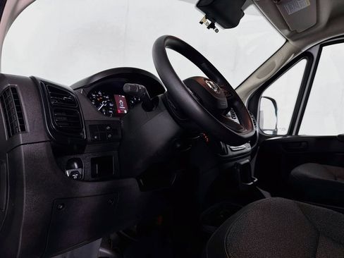 Used 2025 RAM ProMaster 2500 w/ Convenience Group FWD image 14