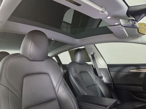 Used 2023 Tesla Model 3 Standard Range image 33